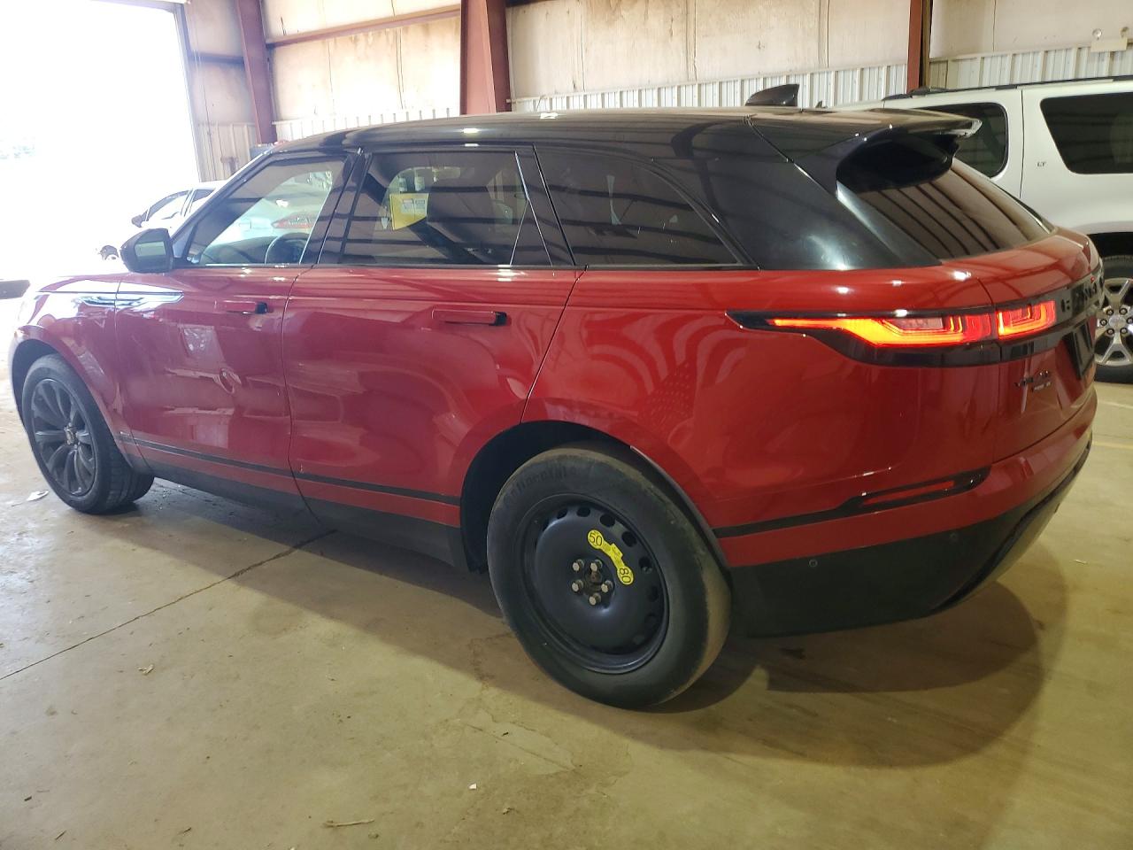 SALYL2RX8JA760137 · 2018 LAND ROVER RANGE ROVER VELAR · 2/12
