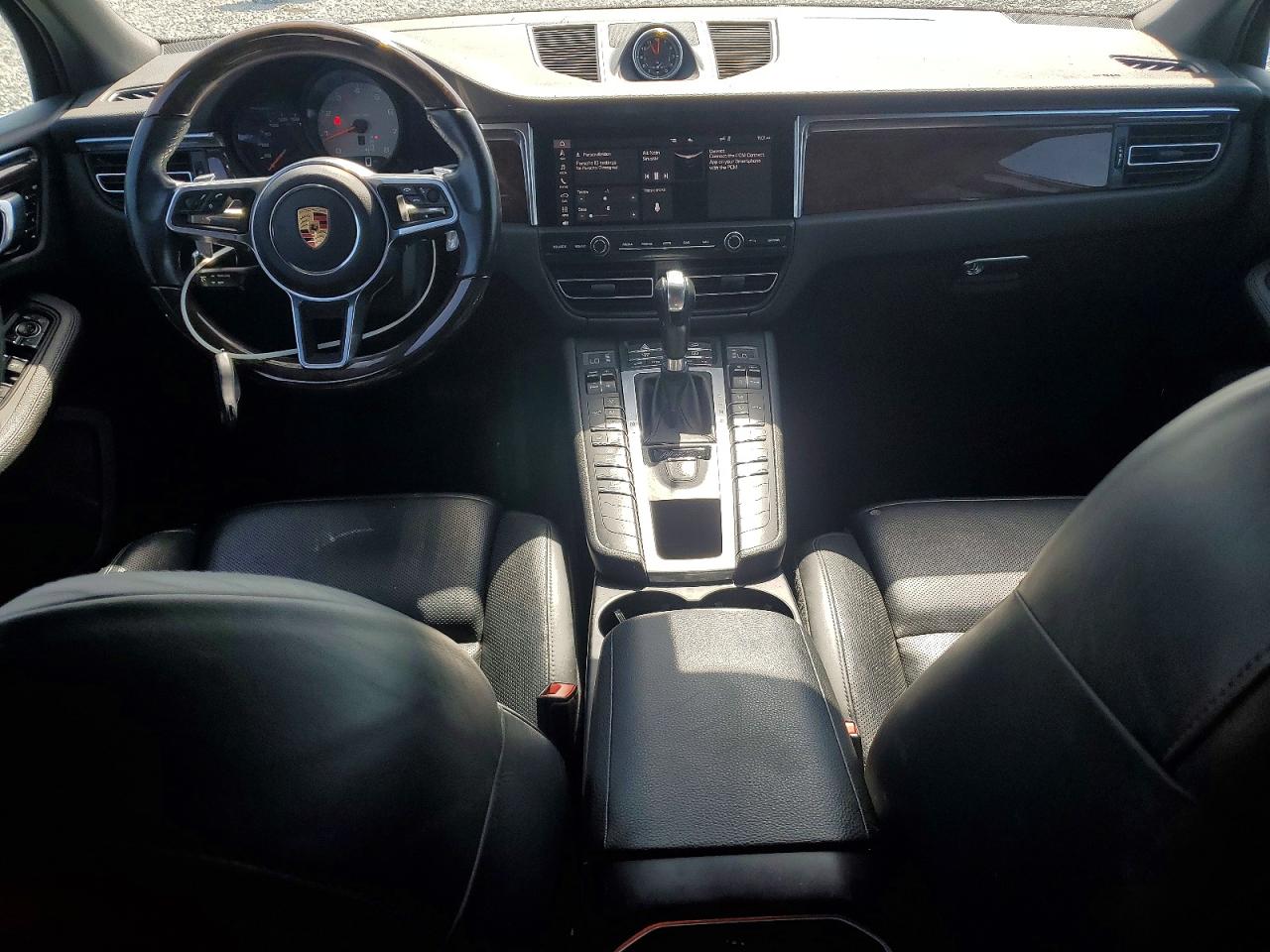 WP1AB2A56LLB35070 · 2020 PORSCHE MACAN · 8/12