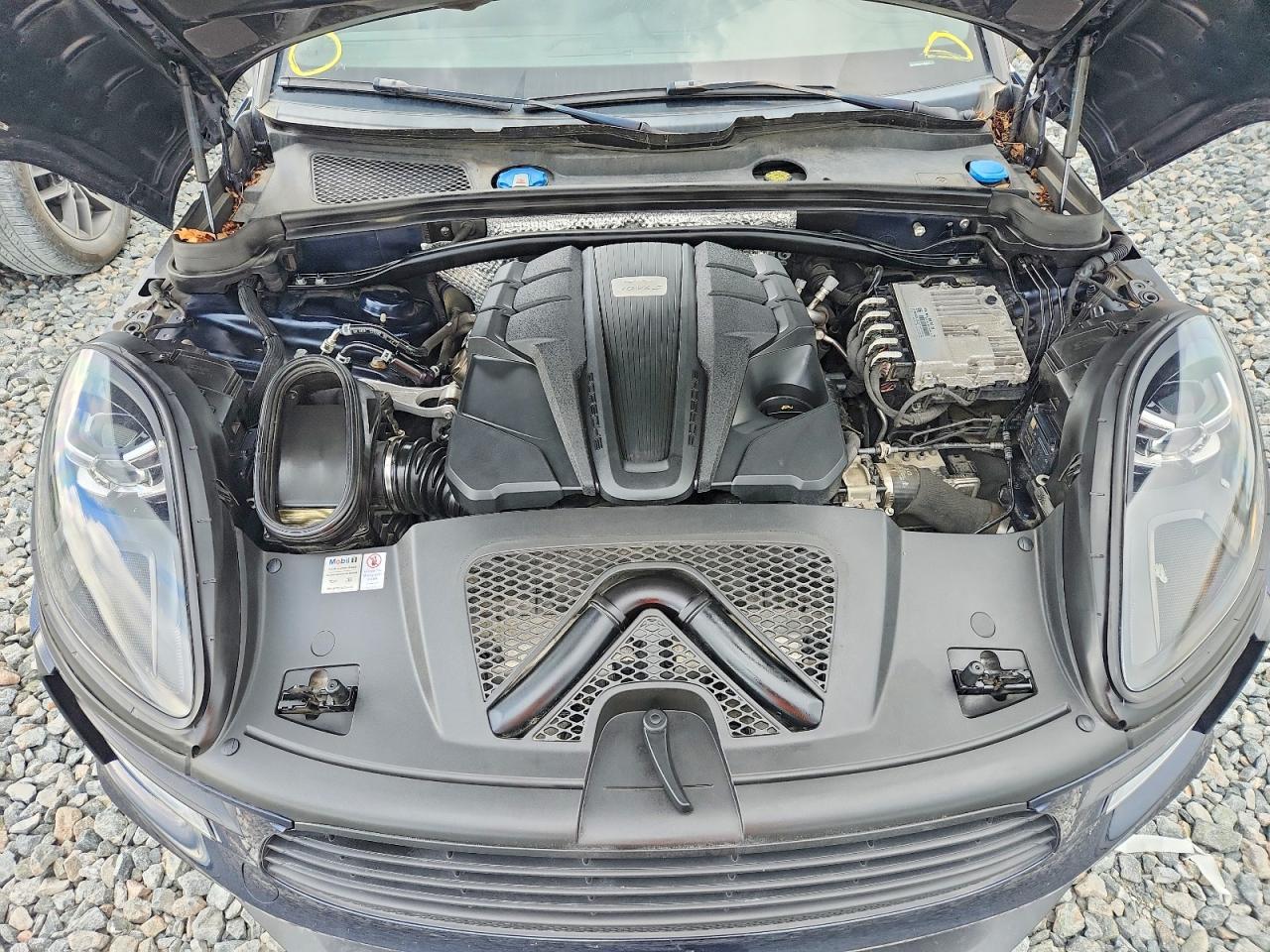 WP1AB2A56LLB35070 · 2020 PORSCHE MACAN · 11/12