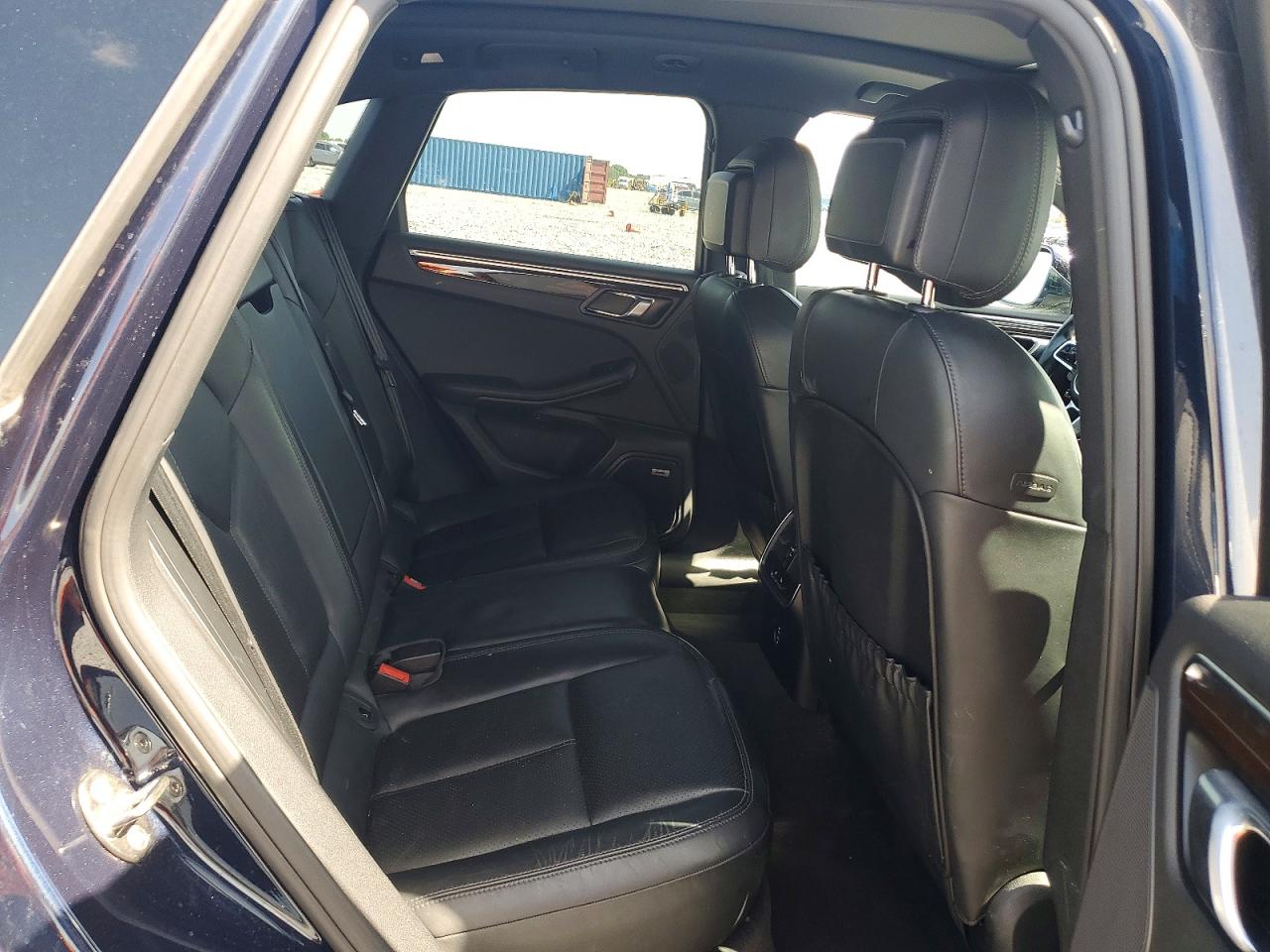 WP1AB2A56LLB35070 · 2020 PORSCHE MACAN · 10/12