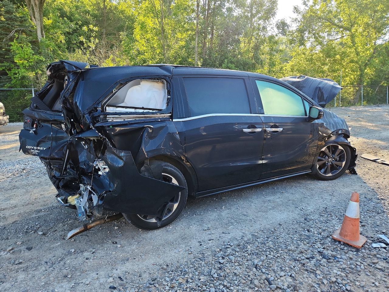 5FNRL6H99NB057147 · 2022 HONDA ODYSSEY · 3/13