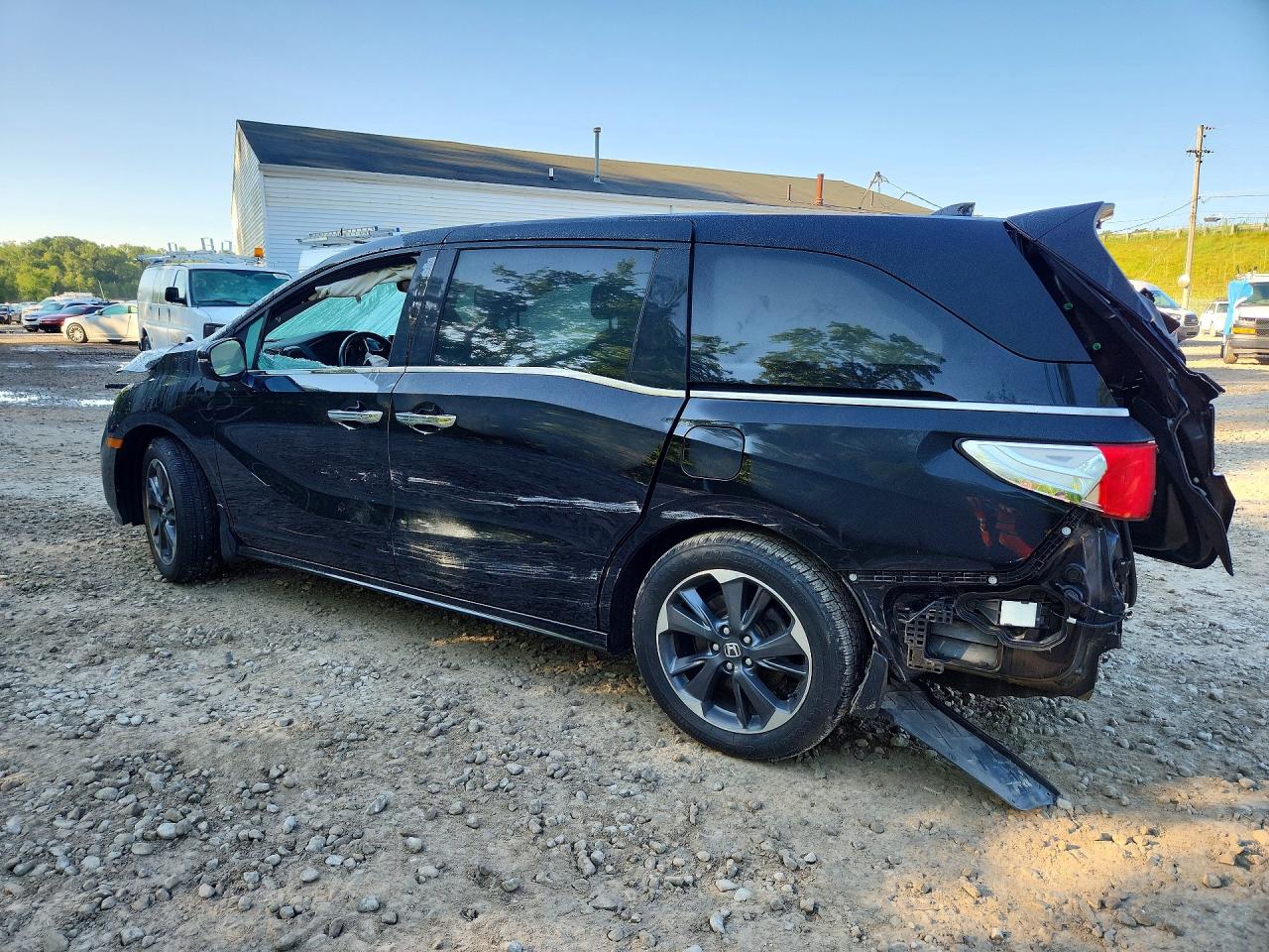 5FNRL6H99NB057147 · 2022 HONDA ODYSSEY · 2/13