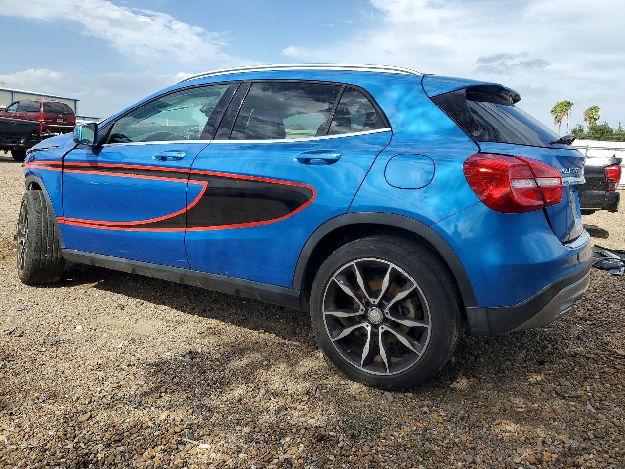 WDCTG4EB6HJ297303 · 2017 MERCEDES-BENZ GLA · 2/12