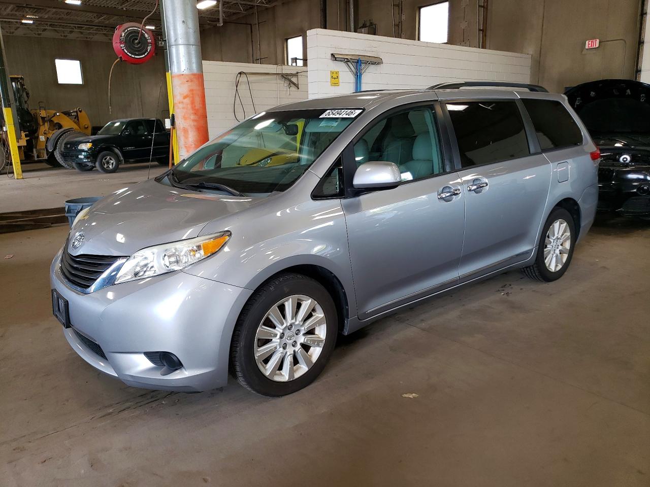 5TDJK3DC0CS034042 · 2012 TOYOTA SIENNA