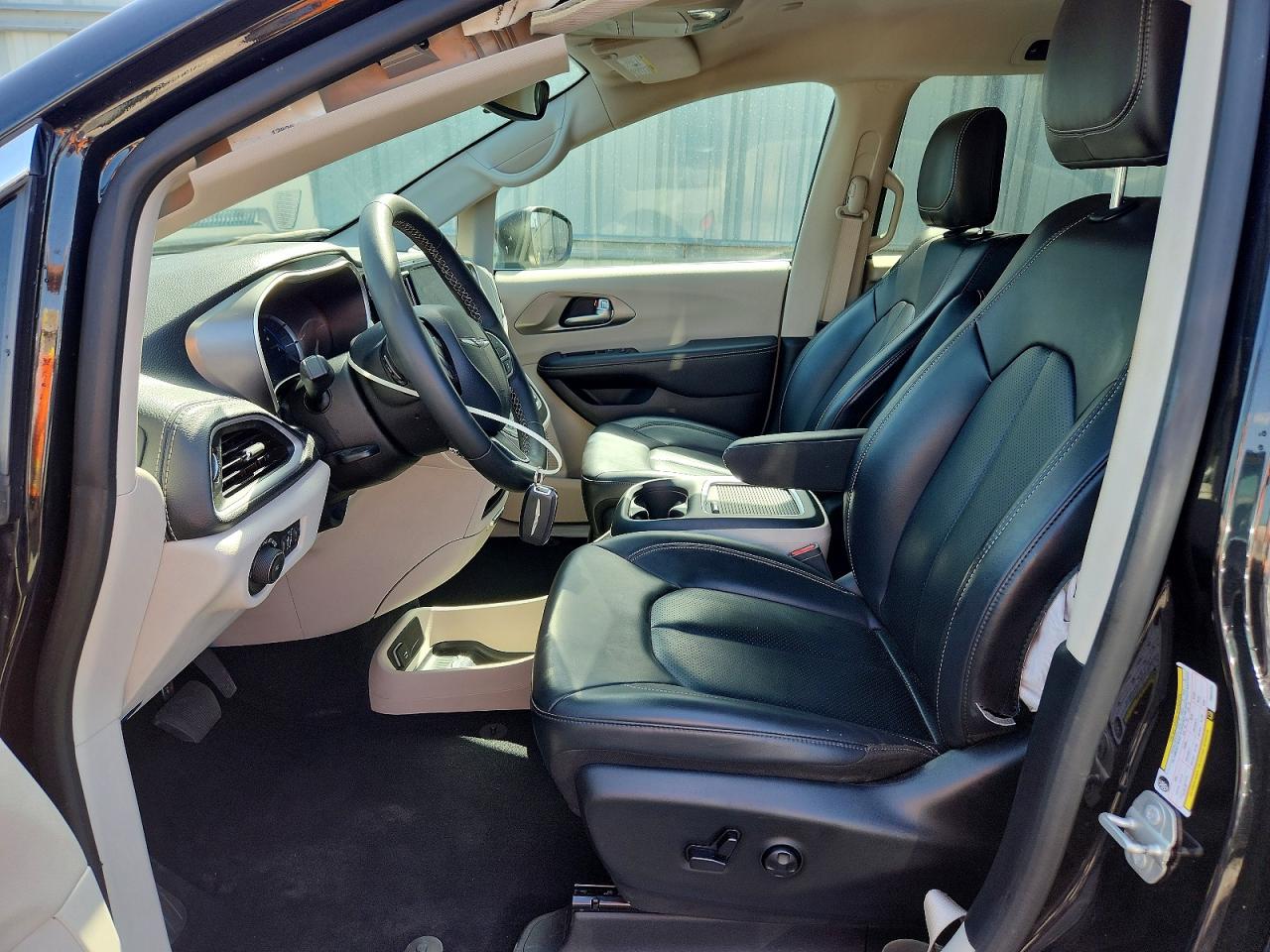 2C4RC1L77PR632202 · 2023 CHRYSLER PACIFICA · 7/13