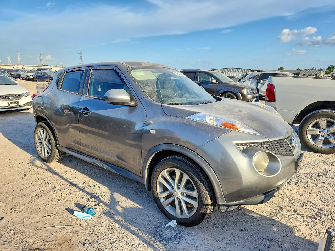 JN8AF5MR5CT115158 · 2012 NISSAN JUKE · 4/13