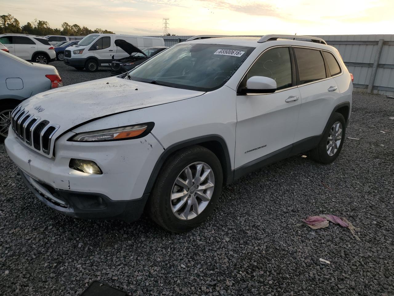 1C4PJLDB4FW670438 · 2015 JEEP CHEROKEE