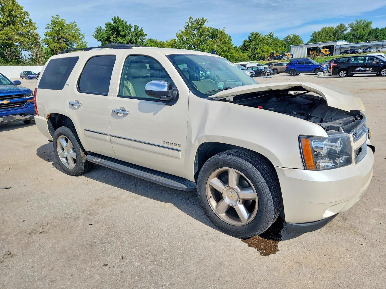 1GNSKCE08CR299239 · 2012 CHEVROLET TAHOE · 4/13
