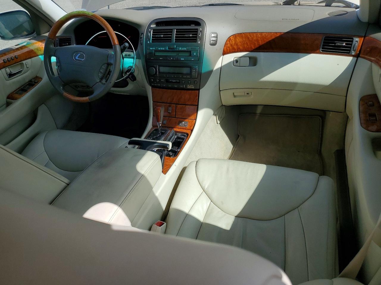 JTHBN30F810032999 · 2001 LEXUS LS · 8/12