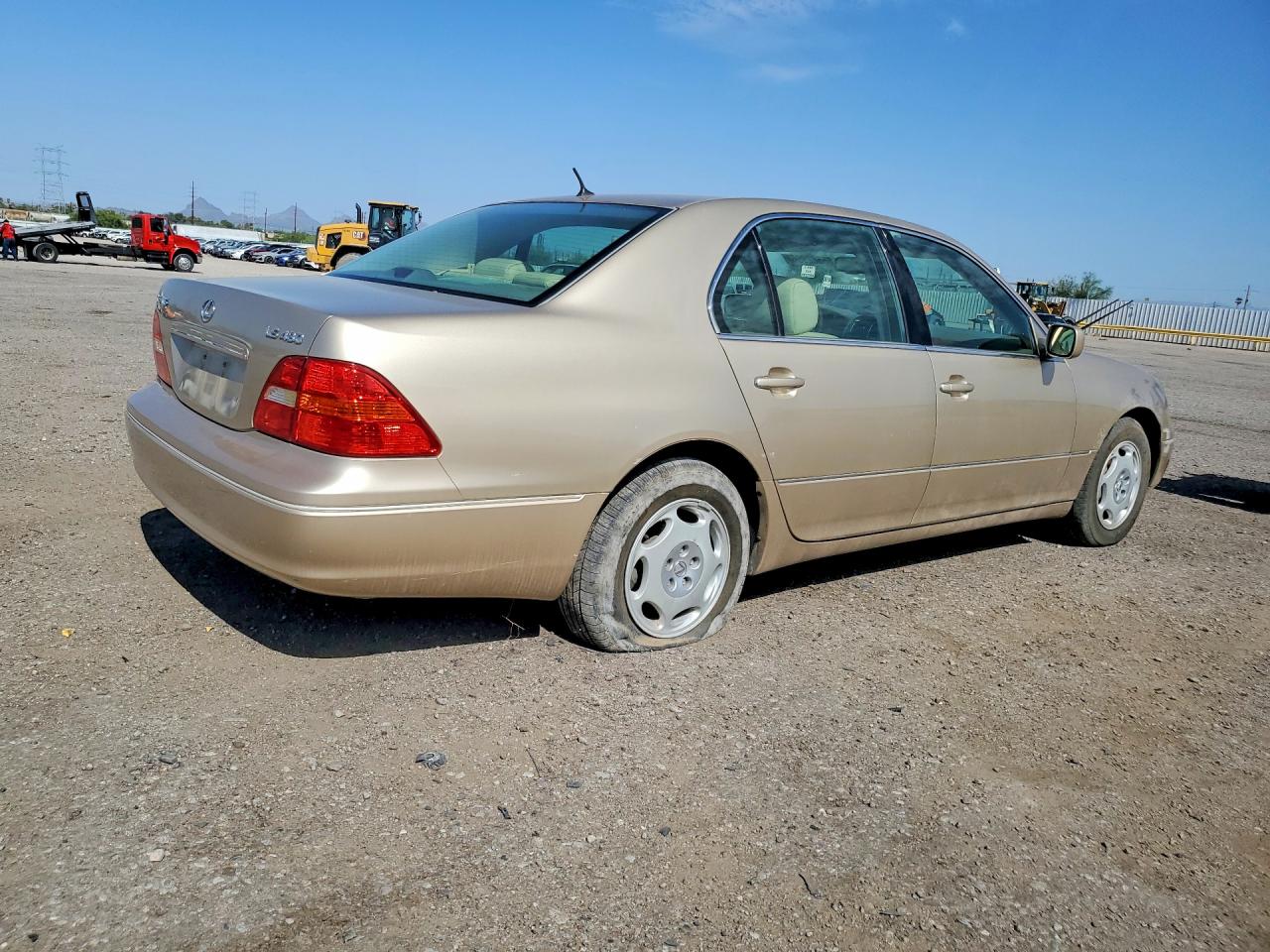 JTHBN30F810032999 · 2001 LEXUS LS · 3/12