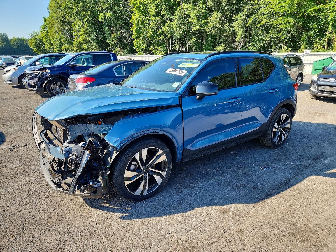 YV4L12UW8P2031822 · 2023 VOLVO XC40