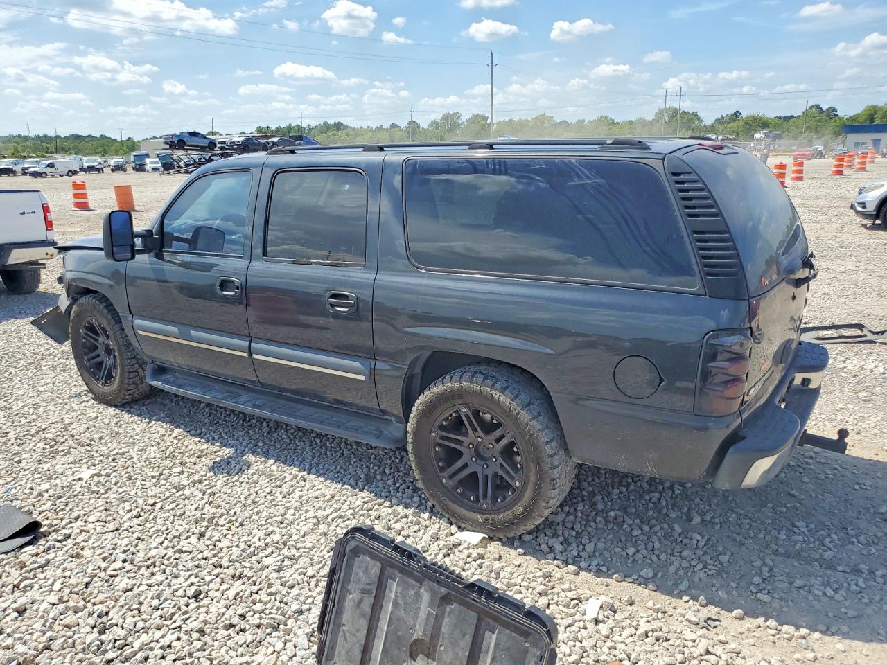 3GNEC16ZX3G346086 · 2003 CHEVROLET SUBURBAN · 2/13