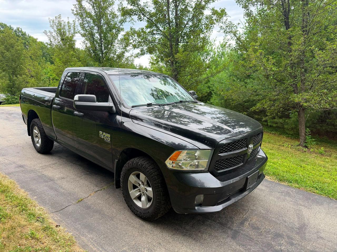 1C6RR7FG8KS504515 · 2019 RAM 1500 CLASSIC