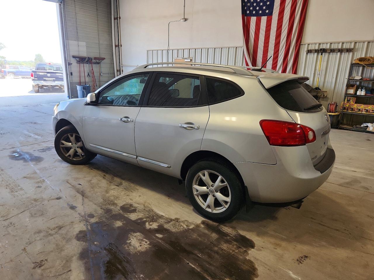 JN8AS5MV9BW251234 · 2011 NISSAN ROGUE · 2/13