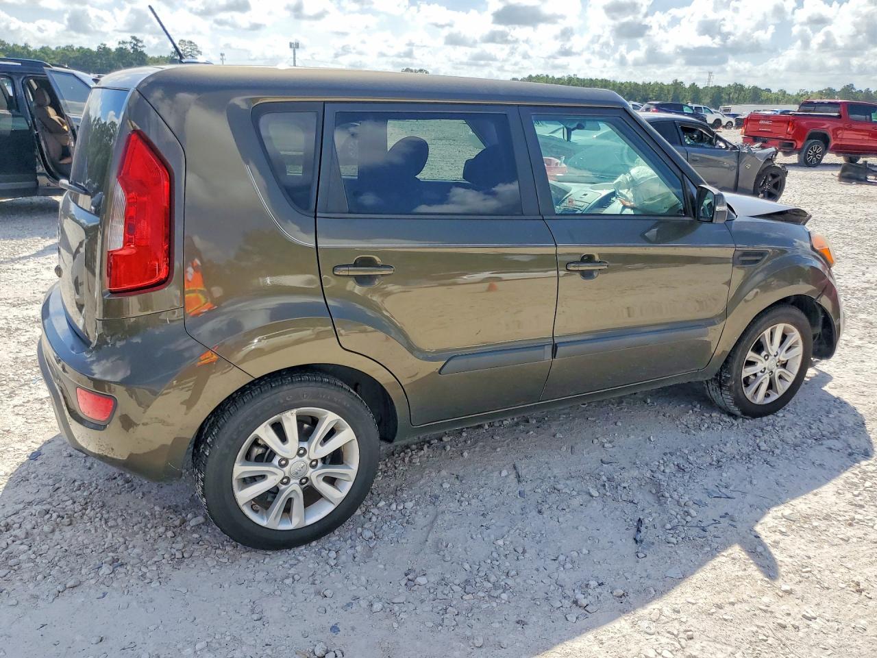 KNDJT2A61D7520859 · 2013 KIA SOUL · 3/13