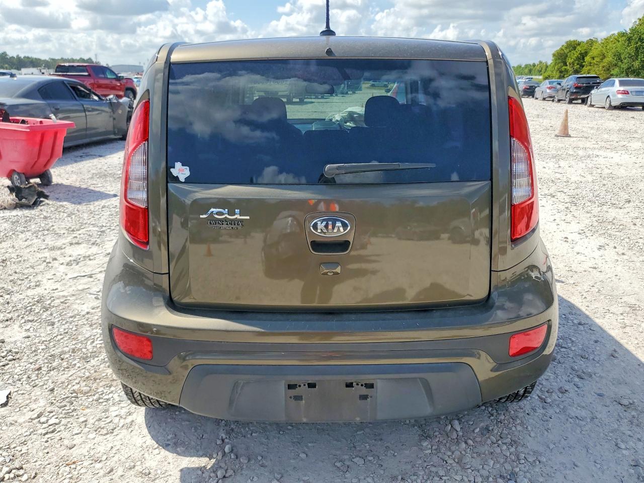 KNDJT2A61D7520859 · 2013 KIA SOUL · 6/13
