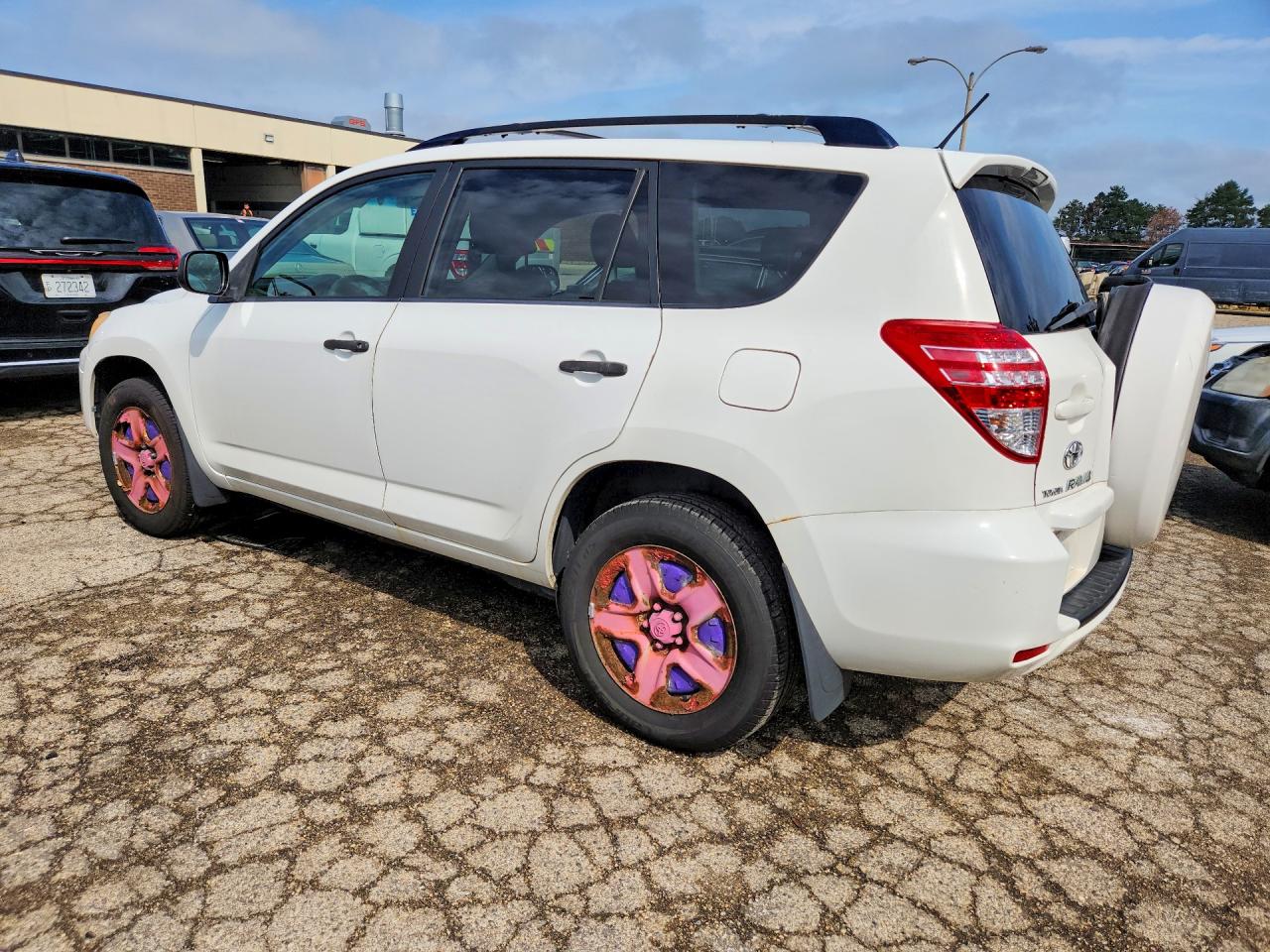 JTMBF4DV9AD022500 · 2010 TOYOTA RAV4 · 2/13