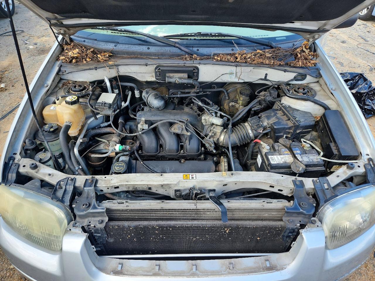 1FMCU941X4KA44957 · 2004 FORD ESCAPE · 12/13