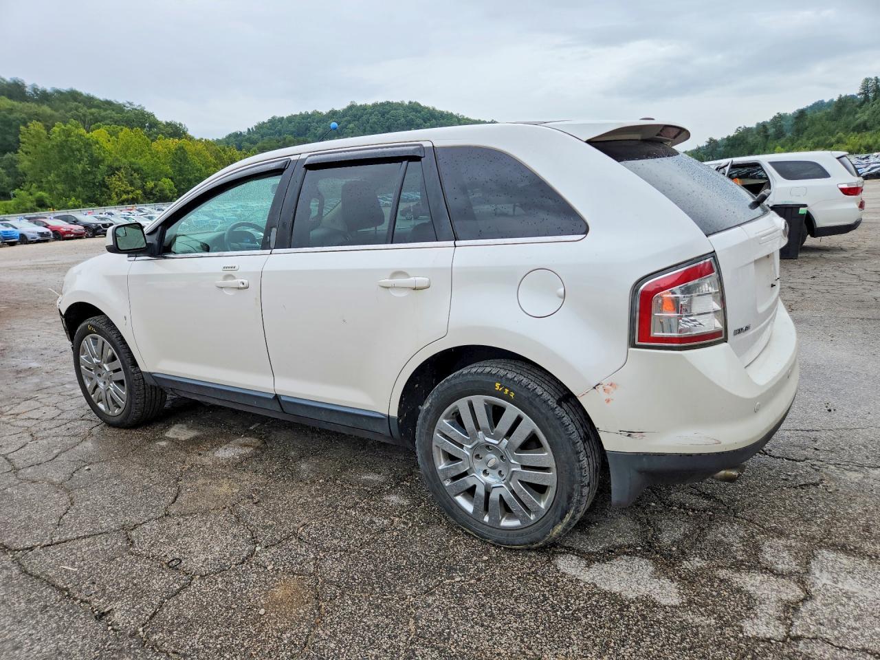 2FMDK3KC0ABA32365 · 2010 FORD EDGE · 2/13