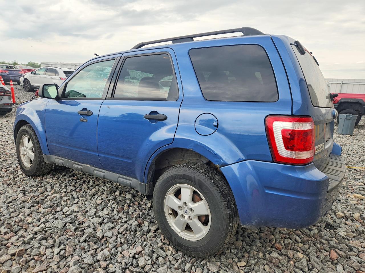 1FMCU9DG8AKB60593 · 2010 FORD ESCAPE · 2/13