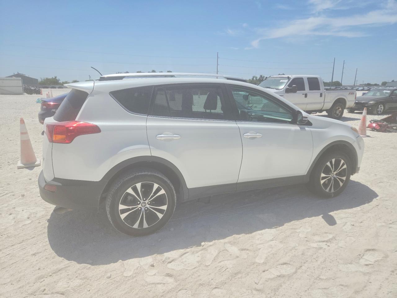 2T3DFREV2FW398633 · 2015 TOYOTA RAV4 · 3/12
