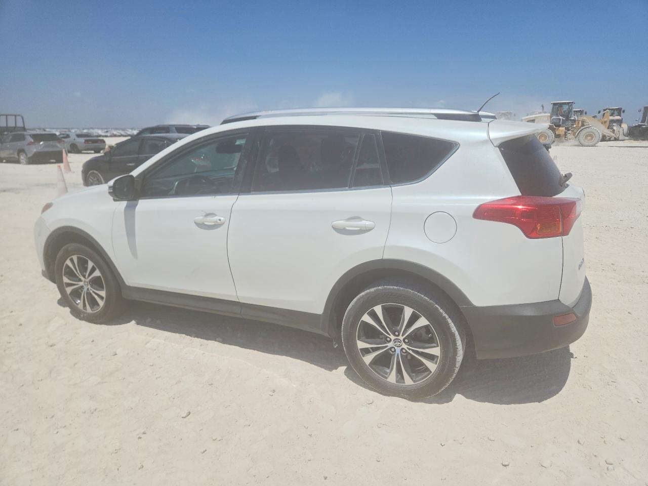 2T3DFREV2FW398633 · 2015 TOYOTA RAV4 · 2/12