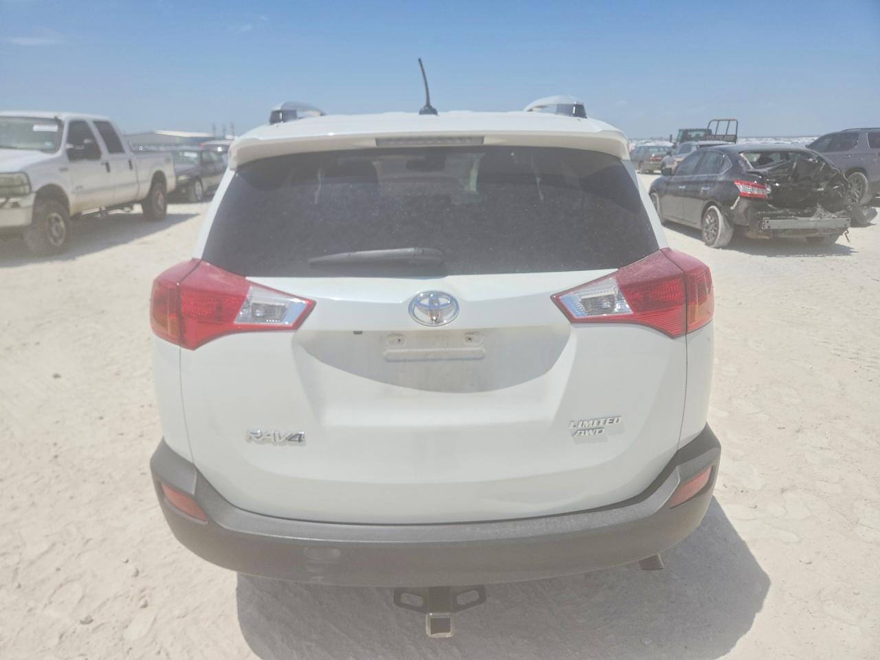 2T3DFREV2FW398633 · 2015 TOYOTA RAV4 · 6/12