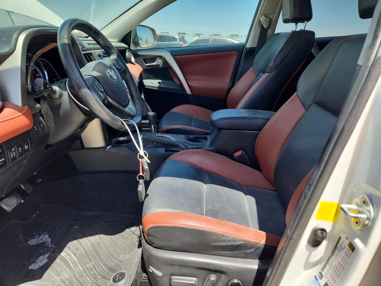 2T3DFREV2FW398633 · 2015 TOYOTA RAV4 · 7/12