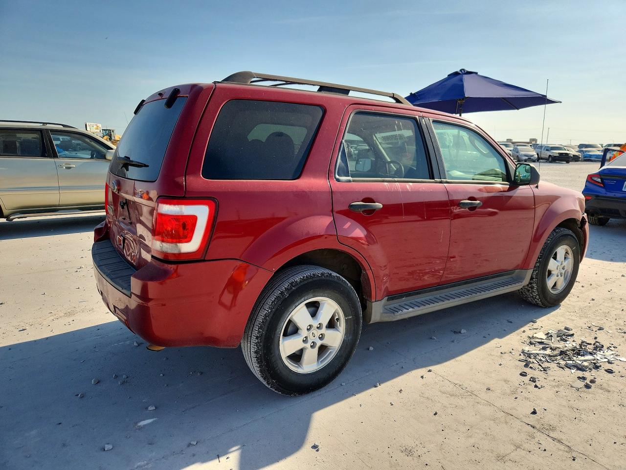 1FMCU0D77AKB65828 · 2010 FORD ESCAPE · 3/13
