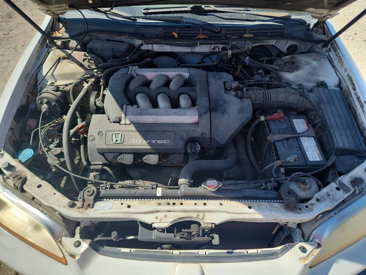 1HGCG1651Y078344 · 2000 HONDA ACCORD · 11/13