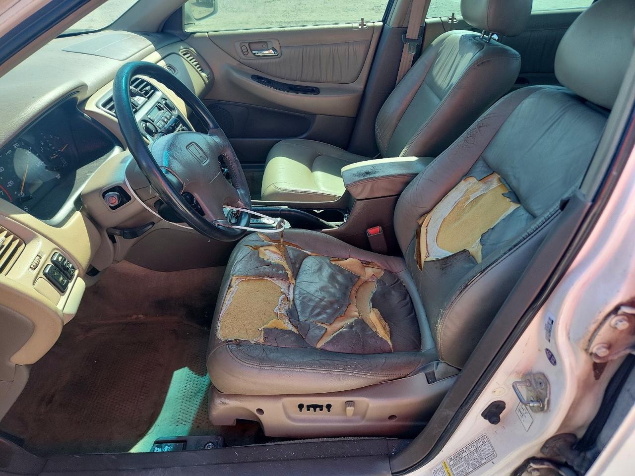 1HGCG1651Y078344 · 2000 HONDA ACCORD · 7/13