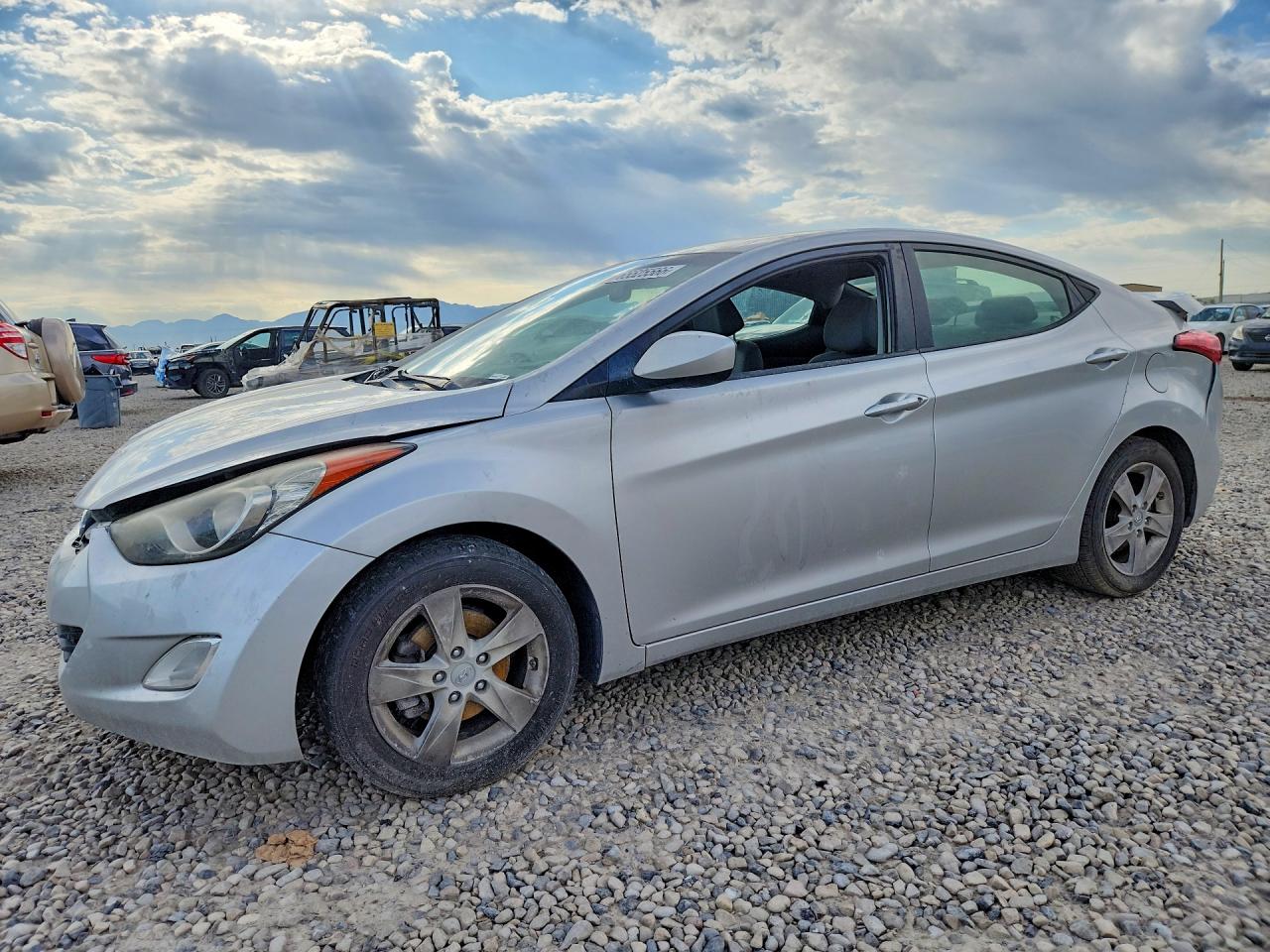 2013 HYUNDAI ELANTRA
