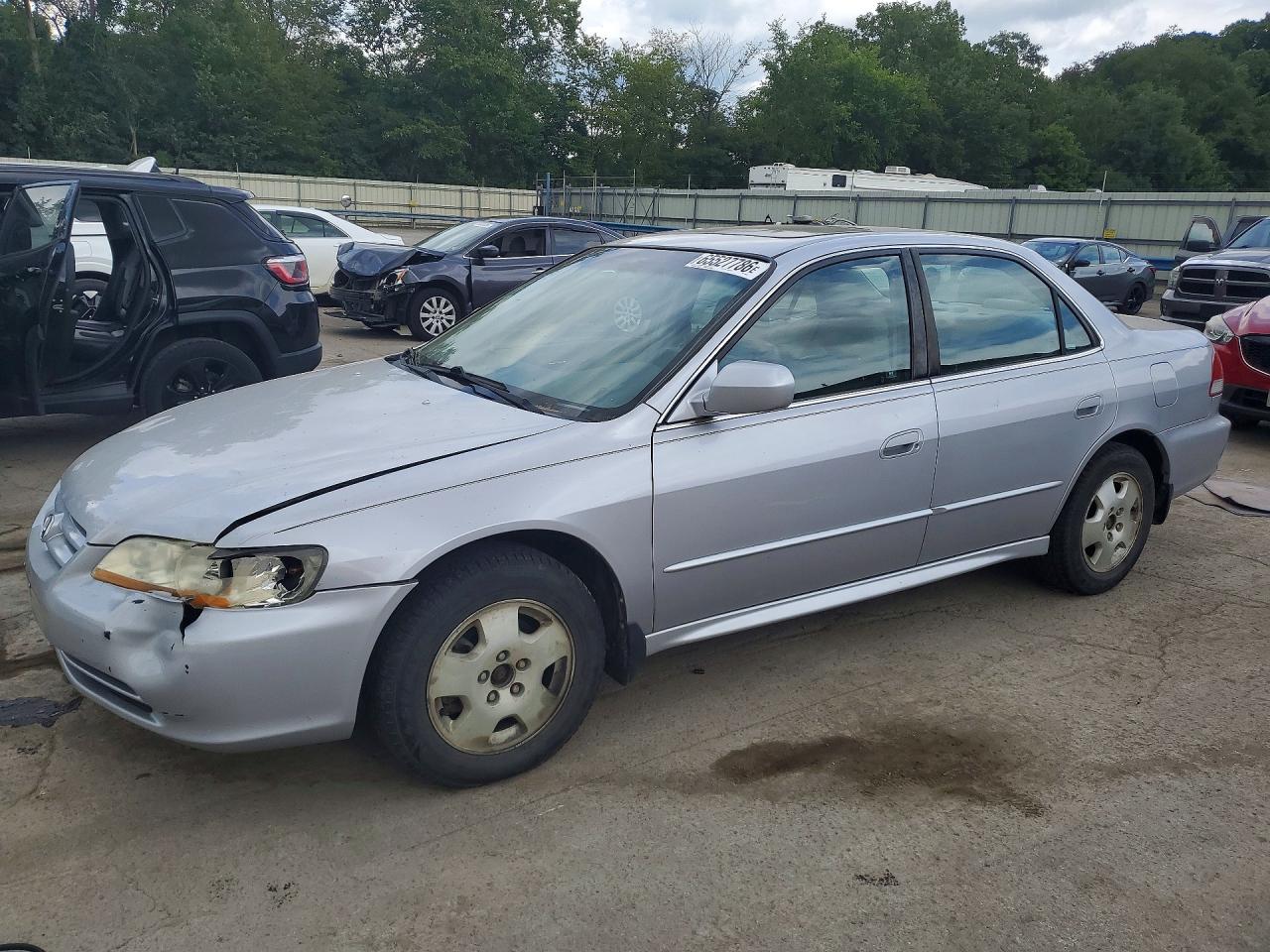 1HGCG16592A000093 · 2002 HONDA ACCORD