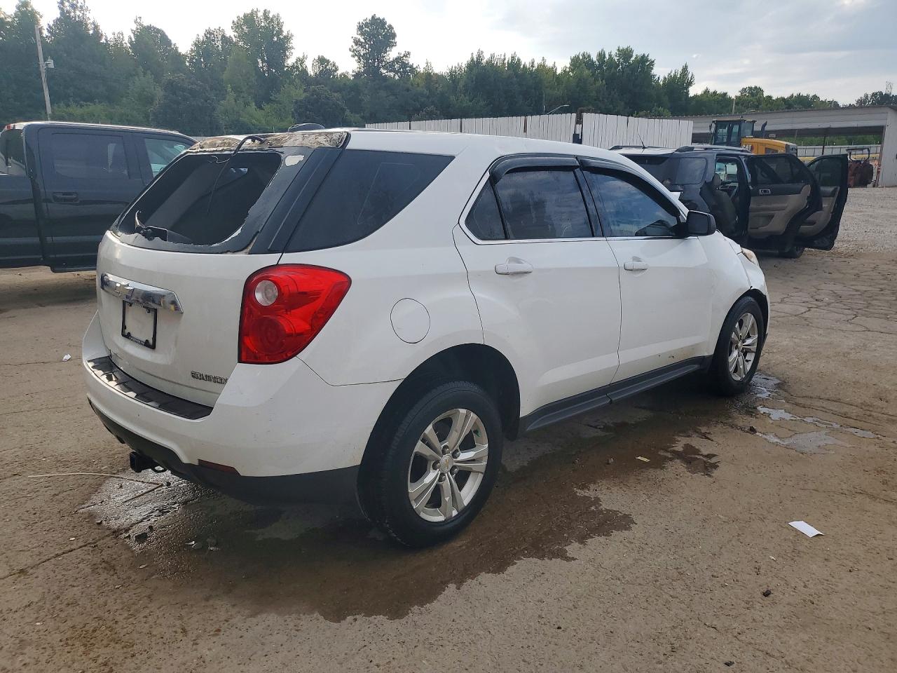 1GNALAEK9FZ116031 · 2015 CHEVROLET EQUINOX · 3/12