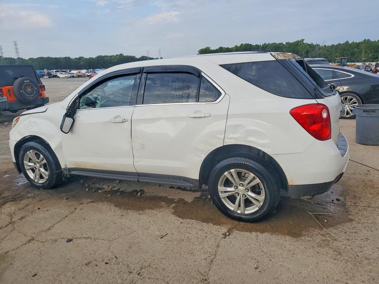 1GNALAEK9FZ116031 · 2015 CHEVROLET EQUINOX · 2/12