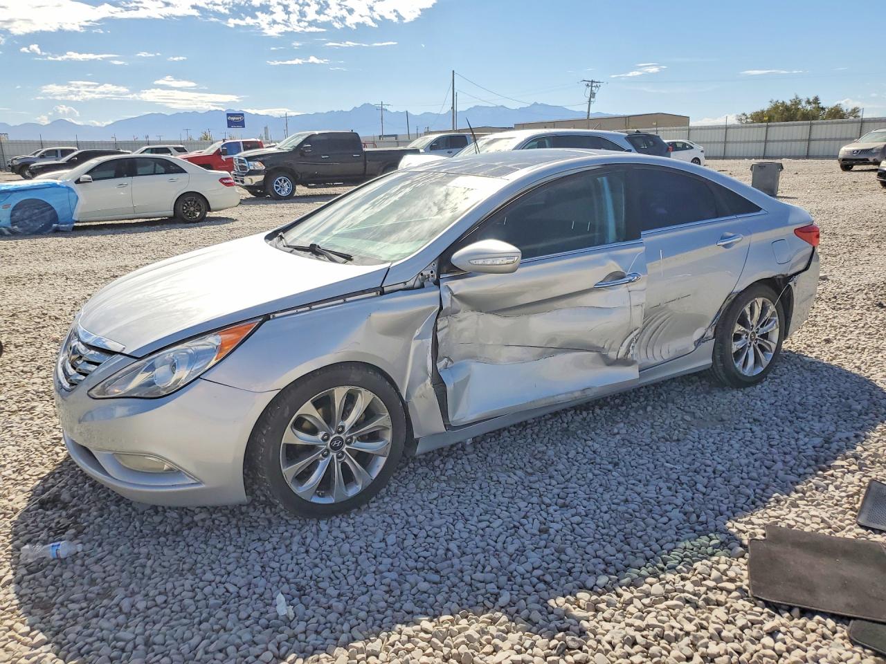5NPEC4AB3CH335443 · 2012 HYUNDAI SONATA