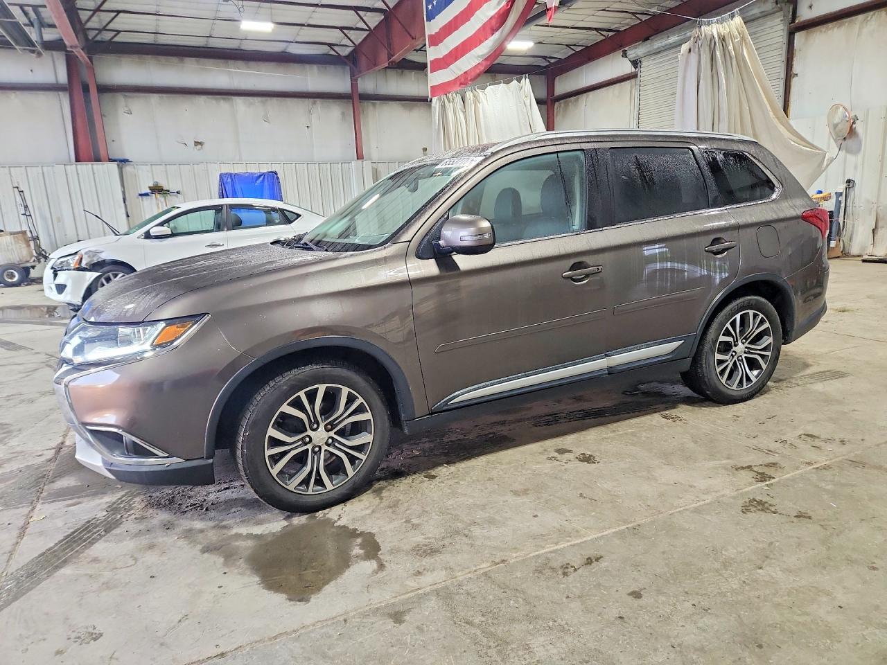 JA4AZ3A35HZ012697 · 2017 MITSUBISHI OUTLANDER