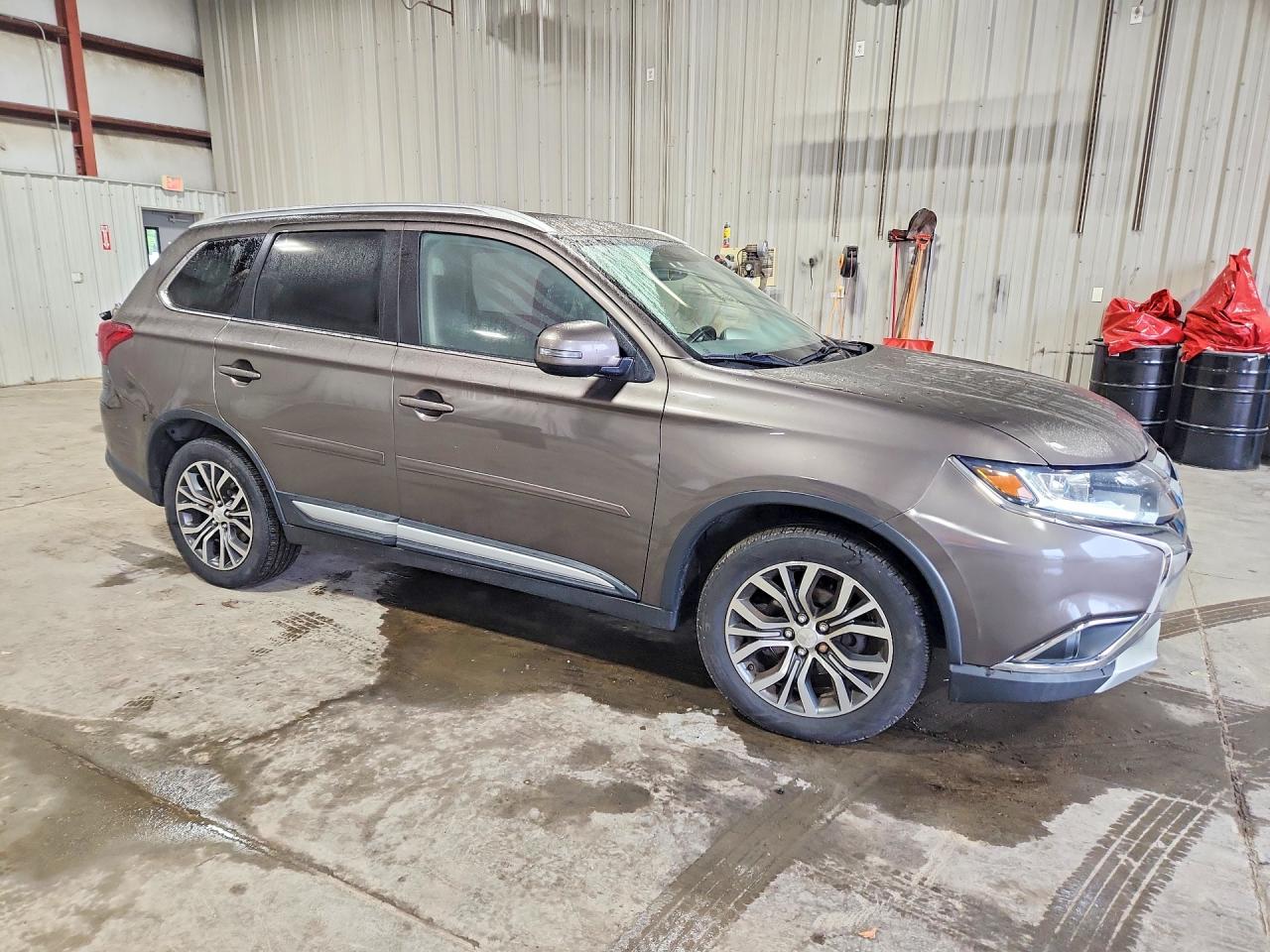 JA4AZ3A35HZ012697 · 2017 MITSUBISHI OUTLANDER · 4/12