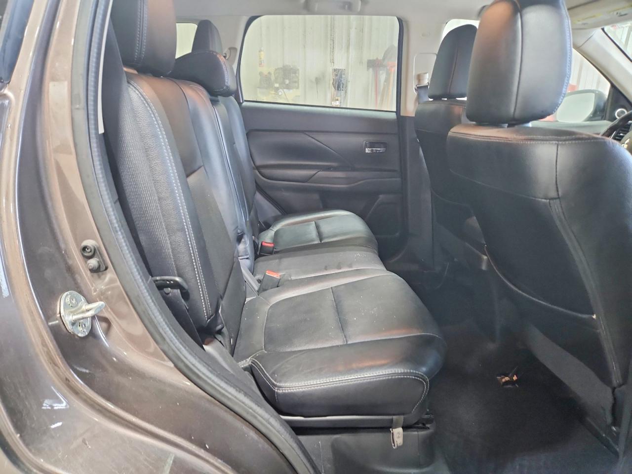 JA4AZ3A35HZ012697 · 2017 MITSUBISHI OUTLANDER · 10/12