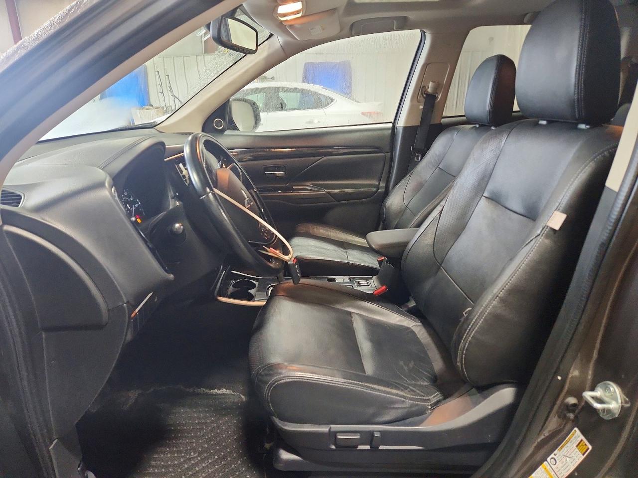 JA4AZ3A35HZ012697 · 2017 MITSUBISHI OUTLANDER · 7/12