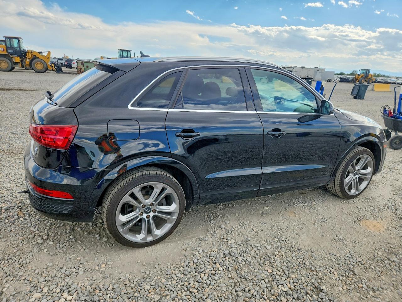 WA1GFCFS5GR000650 · 2016 AUDI Q3 · 3/14