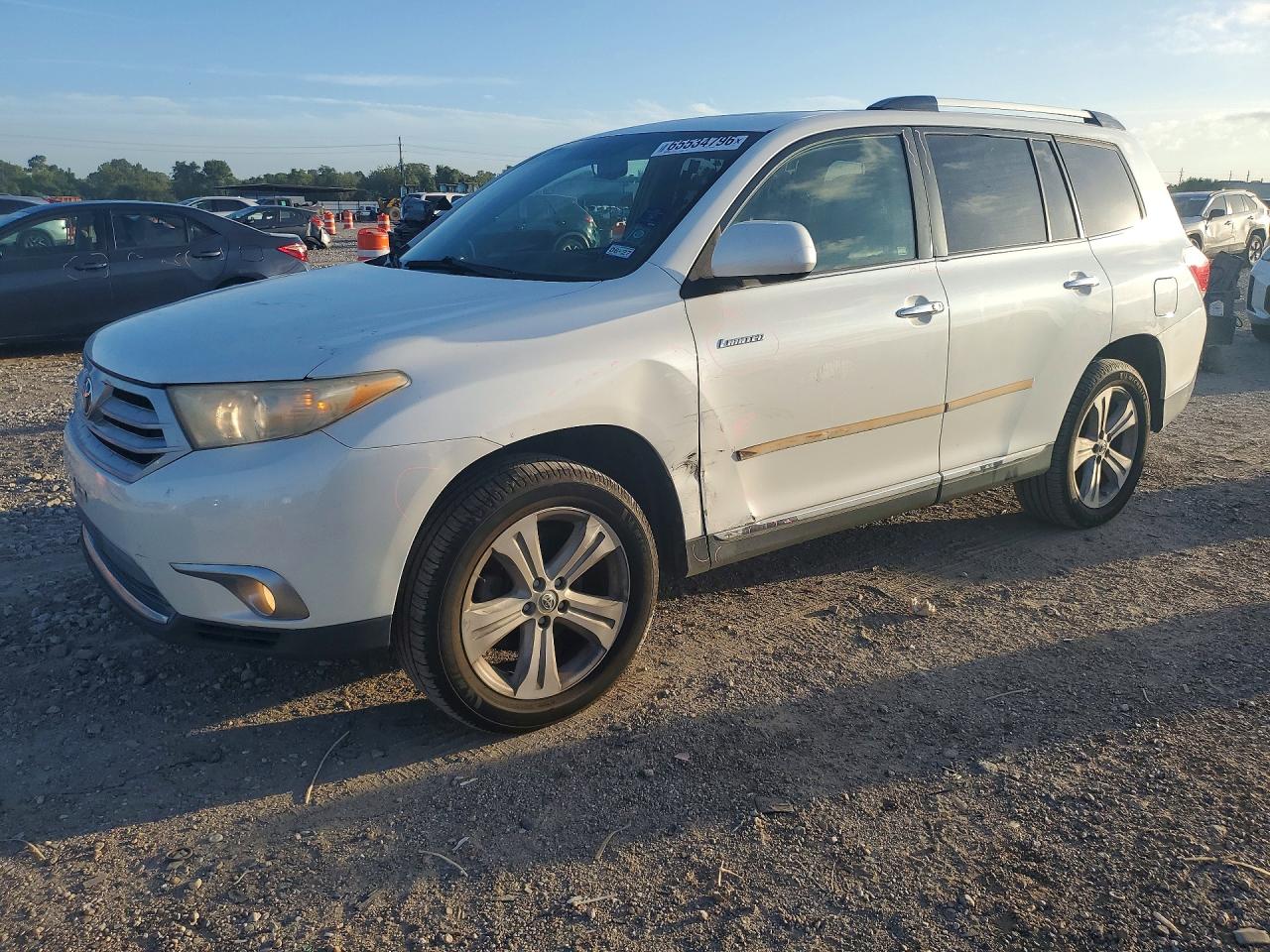 5TDDK3EH4BS092967 · 2011 TOYOTA HIGHLANDER