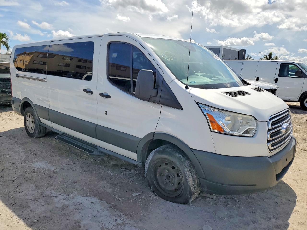 1FBZX2YM2HKA84106 · 2017 FORD TRANSIT · 4/14
