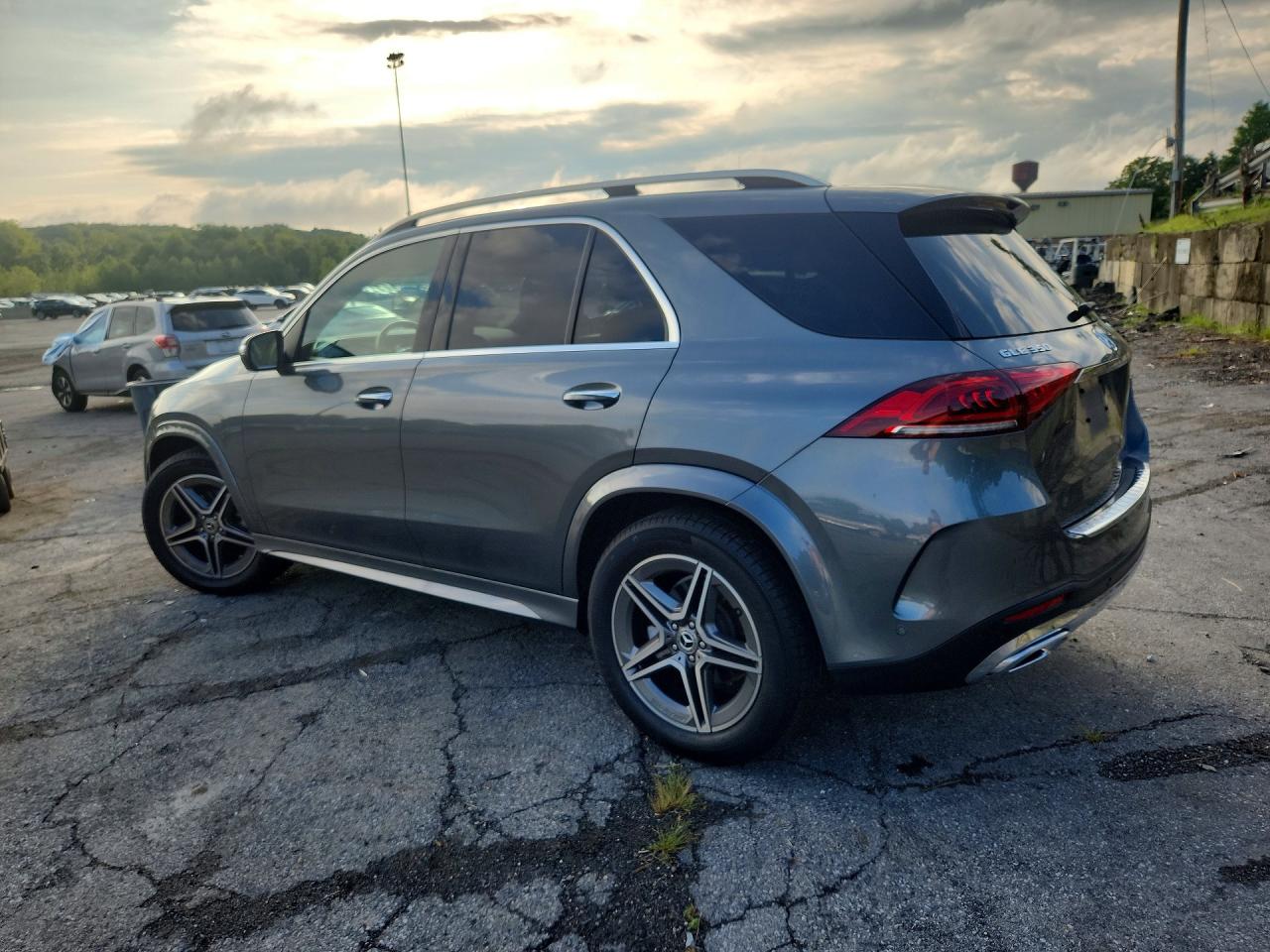 4JGFB4KB8MA439047 · 2021 MERCEDES-BENZ GLE · 2/13