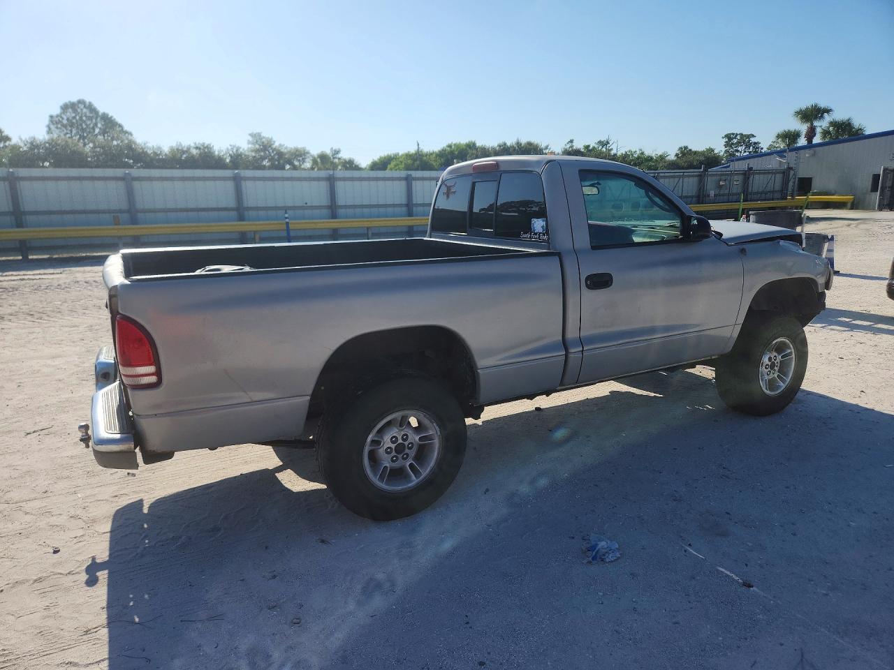 1B7FL26X6YS602421 · 2000 DODGE DAKOTA · 3/13