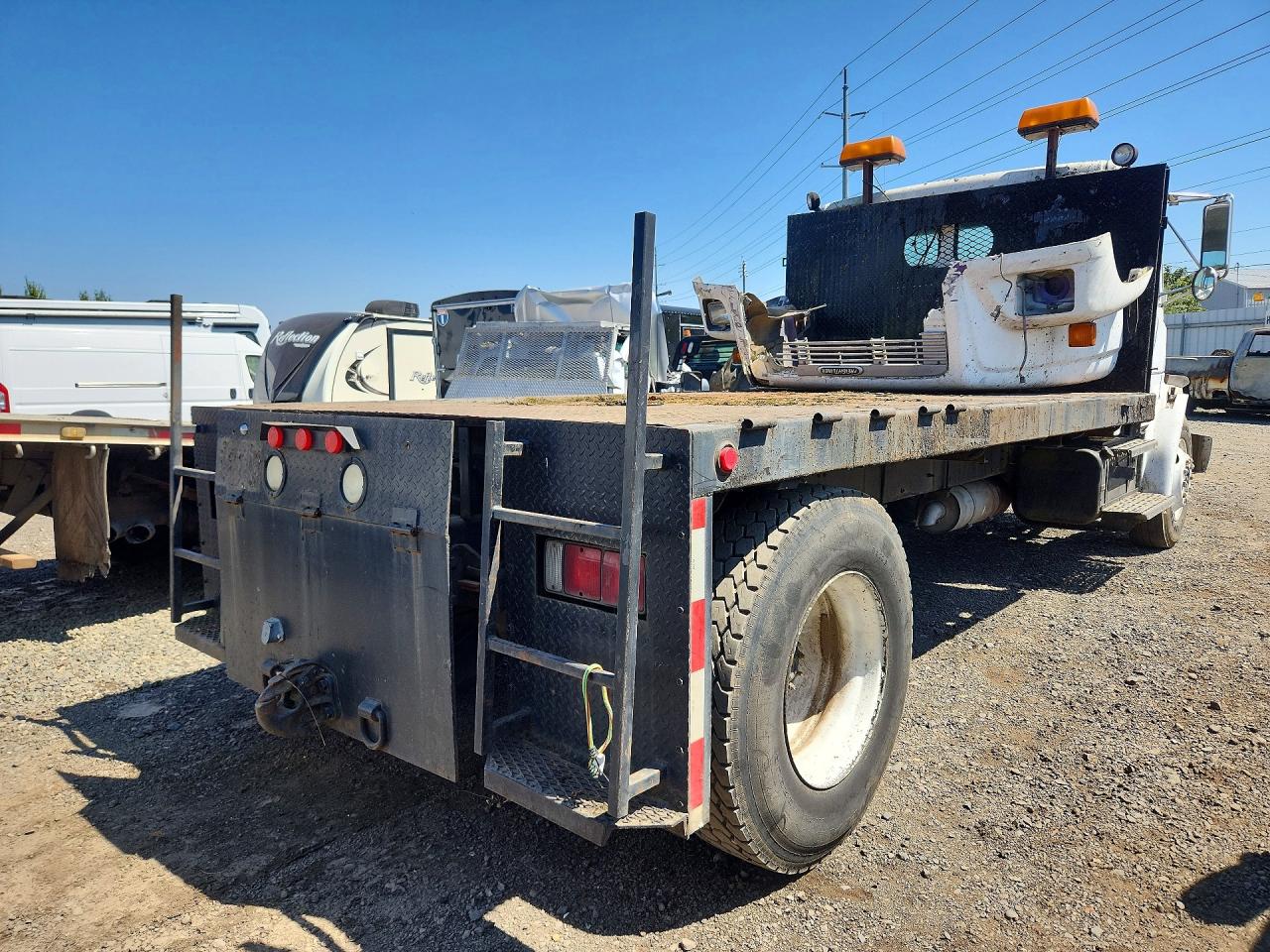 1FV3EFFD6WH894368 · 1998 FREIGHTLINER MEDIUM CONVENTIONAL · 3/13