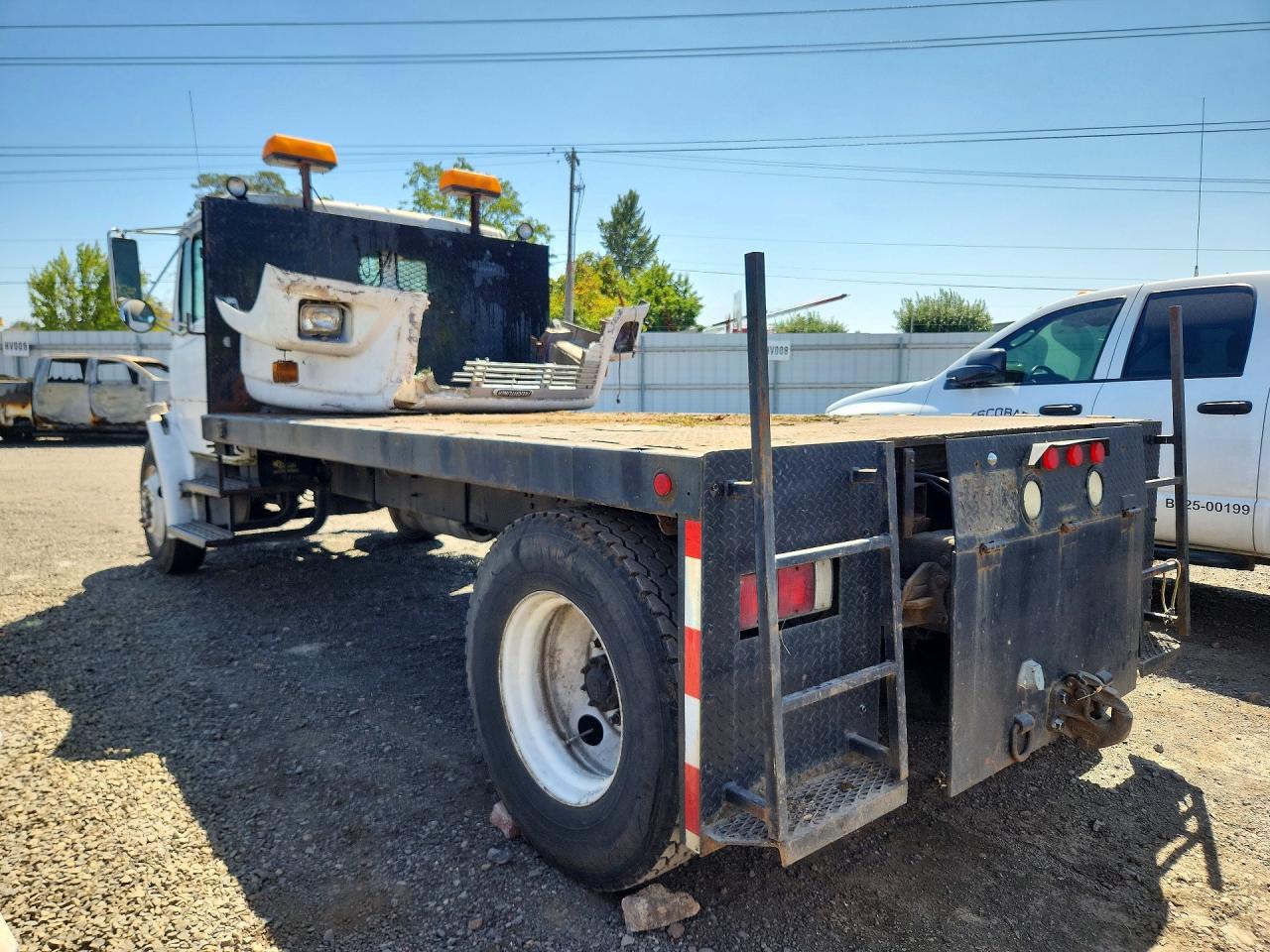 1FV3EFFD6WH894368 · 1998 FREIGHTLINER MEDIUM CONVENTIONAL · 2/13