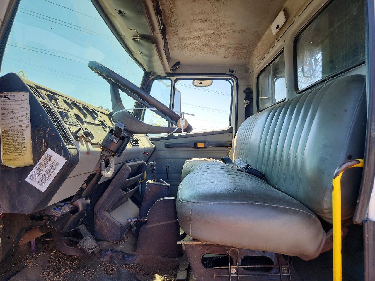 1FV3EFFD6WH894368 · 1998 FREIGHTLINER MEDIUM CONVENTIONAL · 7/13