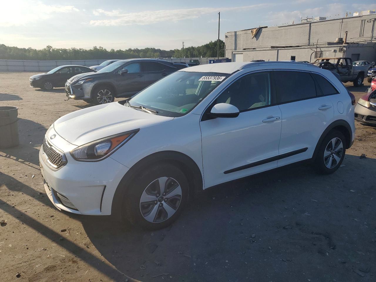 KNDCB3LC3H5084439 · 2017 KIA NIRO