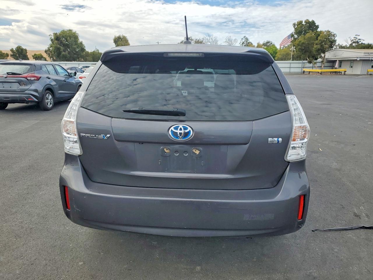 JTDZN3EU1EJ010723 · 2014 TOYOTA PRIUS V · 6/12